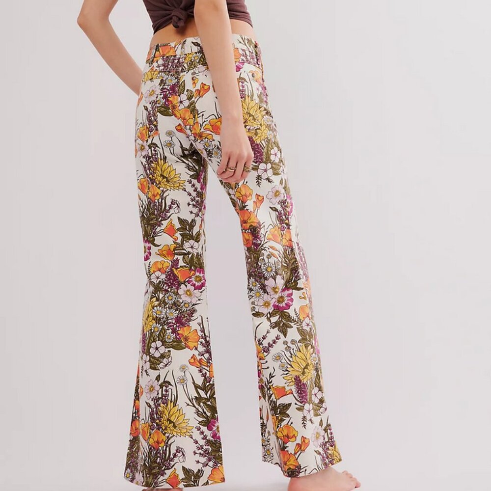 Wrangler Carly Flower Garden Flare - Picture 6 of 10
